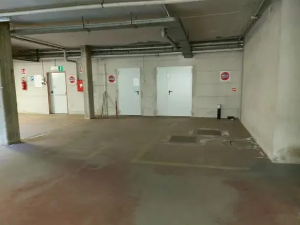#16065 Porzione di edificio direzionale disposto su sei livelli