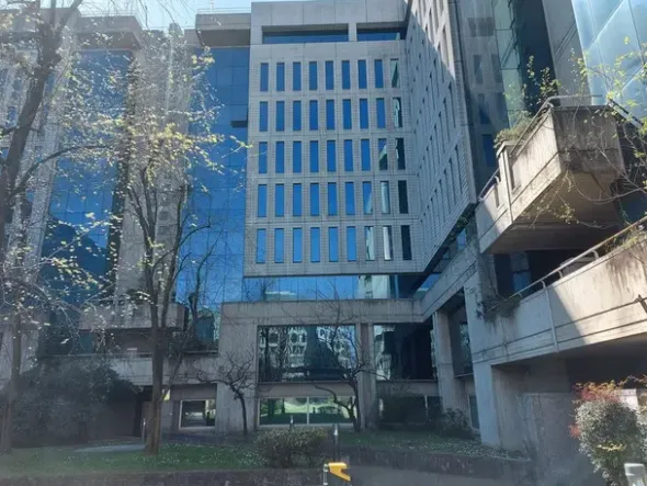 #16065 Porzione di edificio direzionale disposto su sei livelli