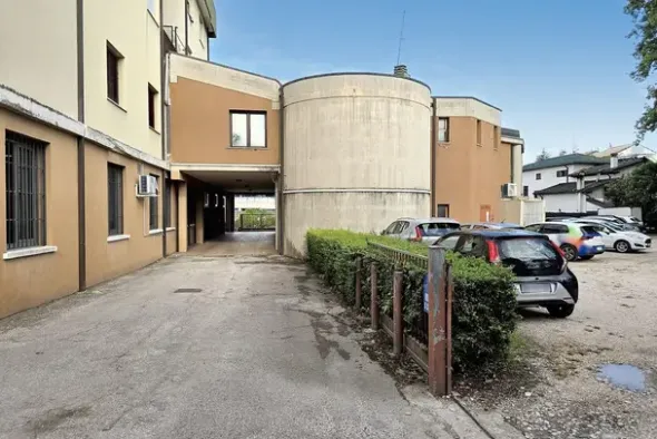 #24393 Porzione di edificio uso auditorium e uffici