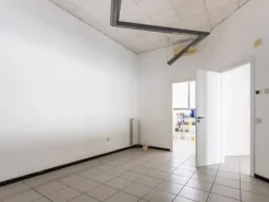 #16054 Porzione di fabbricato ad uso commerciale ed artigianale