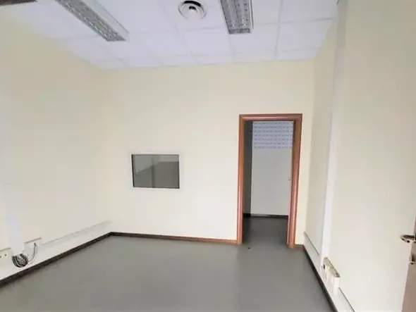 #15879 Porzione di fabbricato commerciale