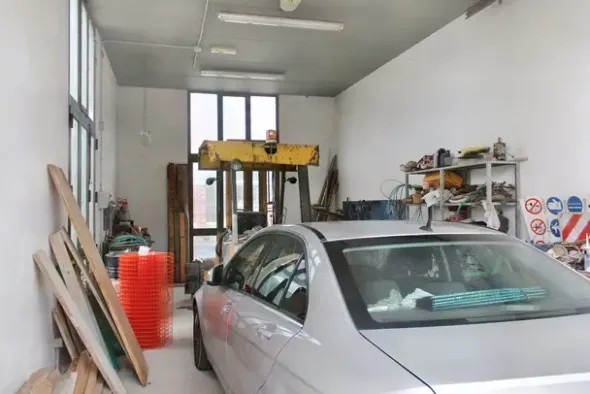 #19864 Porzione di fabbricato industriale con resede esclusivo