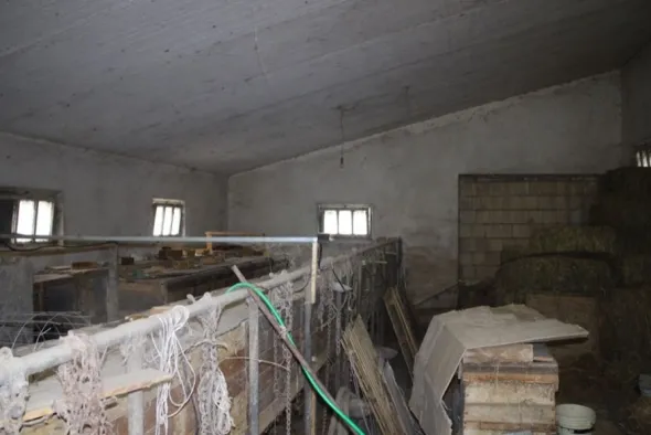 #598 Porzione di tre fabbricati rurali
