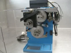 Preformatrice assiale per resistenze THT