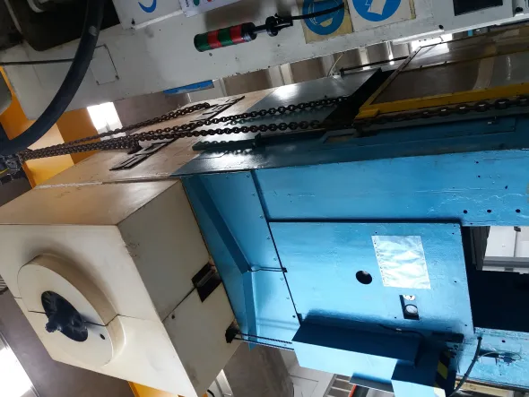 PRESSA A DOPPIO MONTANTE SCHULLER 160 T