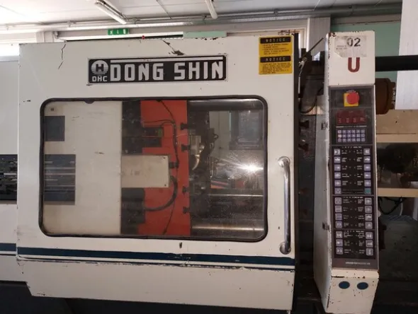 3#7155 Pressa a iniezione Dong Shin