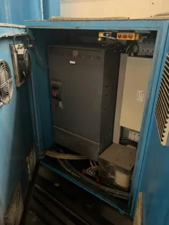 4#7965 Pressa a Iniezione Italtech KS 1600 con Robot
