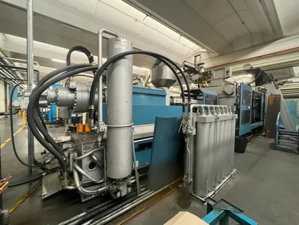 3#7965 Pressa a Iniezione Italtech MSH 1500 con Robot