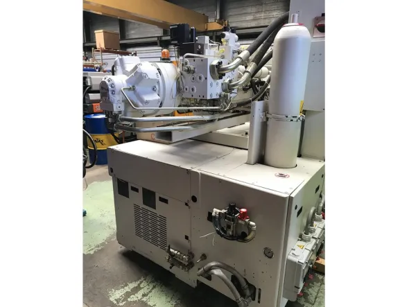 Pressa a iniezione KRAUSS MAFFEI KM 200/1400/C2