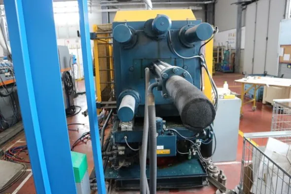 31#5528 Pressa a iniezione Penta