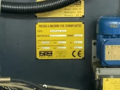 1#8636 Pressa a Iniezione per termoplastici NPM Dynamic 150 con accessori