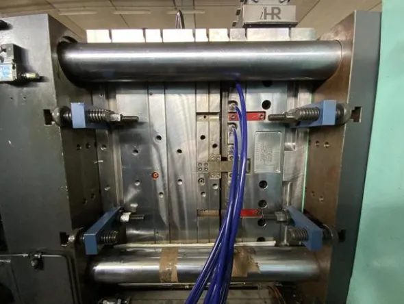 1#8636 Pressa a Iniezione per termoplastici NPM Dynamic 150 con accessori