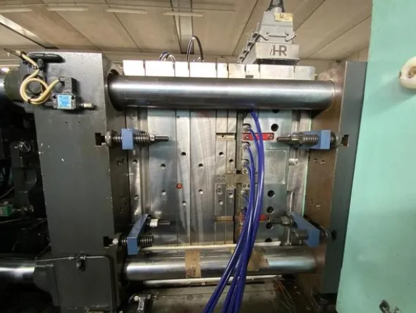1#8636 Pressa a Iniezione per termoplastici NPM Dynamic 150 con accessori