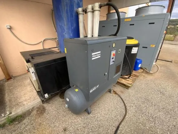 1#8636 Pressa a Iniezione per termoplastici NPM Dynamic 150 con accessori