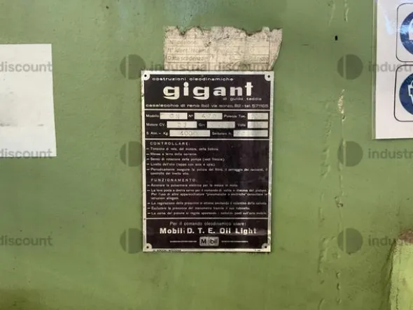 11#8851 Pressa da 200 tonnellate Gigant
