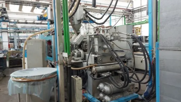 12#7165 Pressa doppia iniezione BMB MC 270