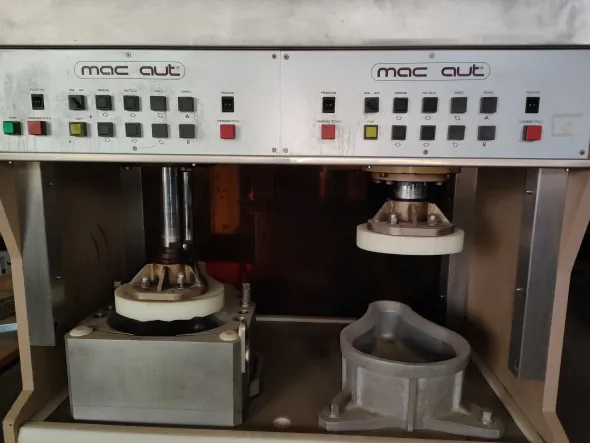 PRESSA FORMATTATRICE PER PROSCIUTTI
