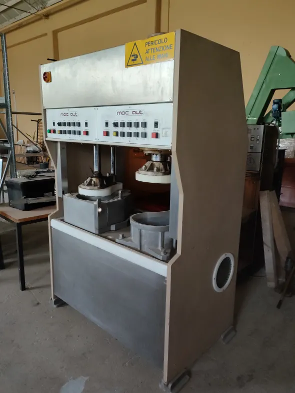 PRESSA FORMATTATRICE PER PROSCIUTTI