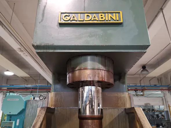 PRESSA IDRAULICA GALDABINI 63 TONS 1985