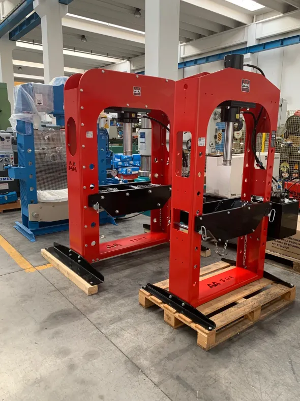 Pressa idraulica motorizzata P50MR