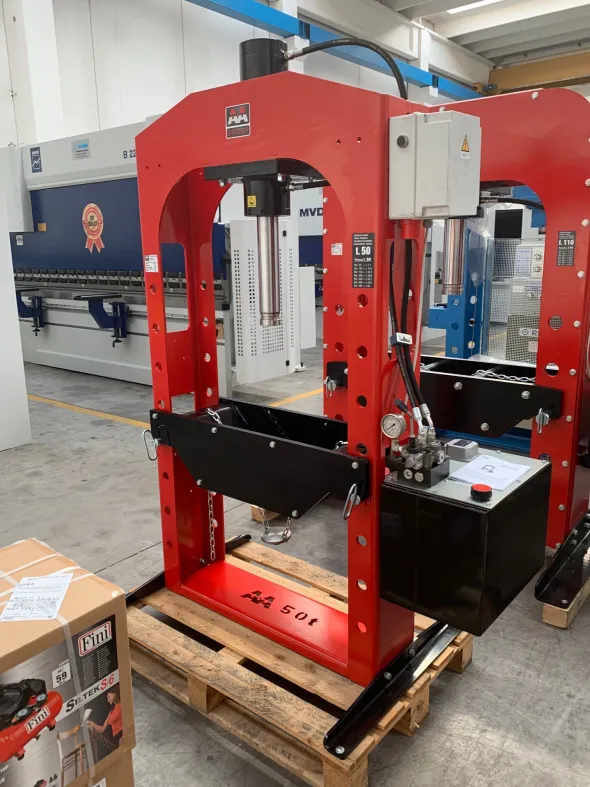 Pressa idraulica motorizzata P50MR