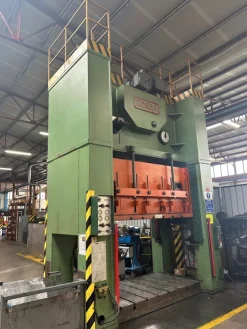 Pressa meccanica a doppio montante OMERA 350 Ton