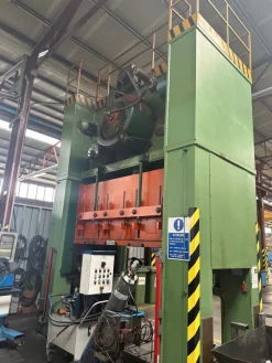 Pressa meccanica a doppio montante OMERA 350 Ton