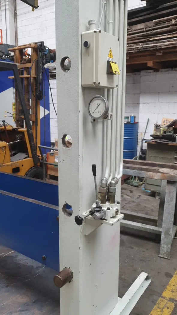 PRESSA MONOPISTONE MB 150 TON