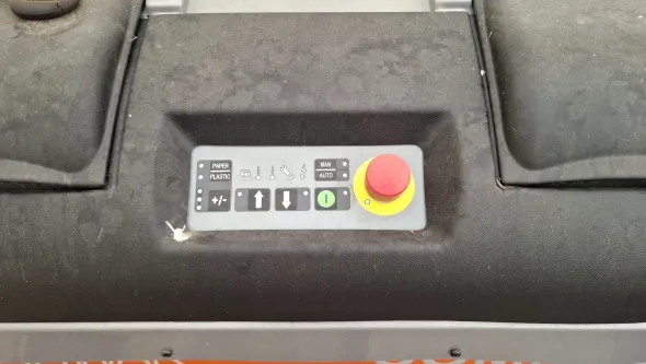 Pressa per carta e plastica semi nuova Orwak