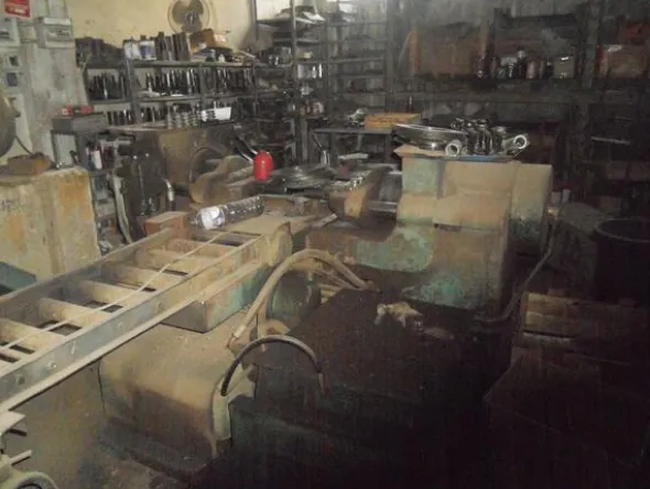 14#4637 Pressa per montaggio cingoli Berco