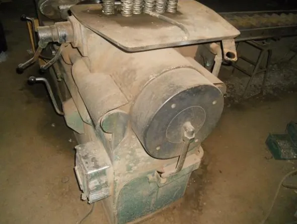 14#4637 Pressa per montaggio cingoli Berco