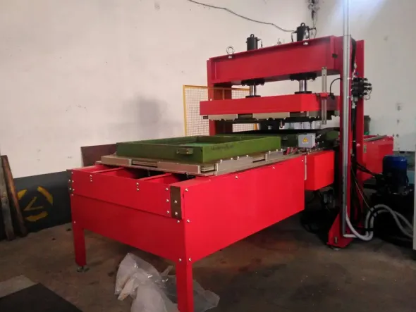 PRESSA PER STAMPAGGIO ELETTRICO