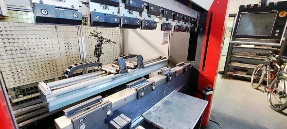 Pressa piegatrice CNC DENER SERVOBRAKE 4015