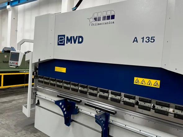 Pressa Piegatrice idraulica MVD 3100 X 135 Ton CNC