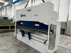 Pressa Piegatrice idraulica MVD 3100 X 135 Ton CNC