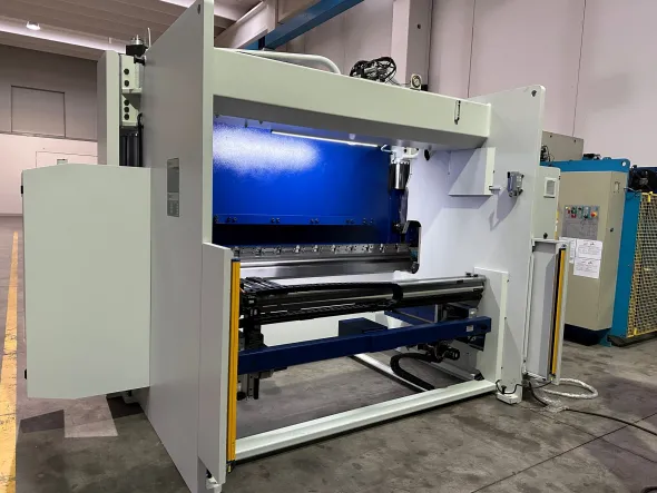 Pressa Piegatrice idraulica MVD 3100 X 175 Ton CNC