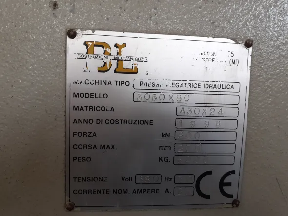 Pressa piegatrice idraulica