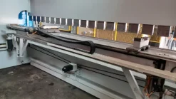 PRESSA PIEGATRICE LVD 4000 X 220 T