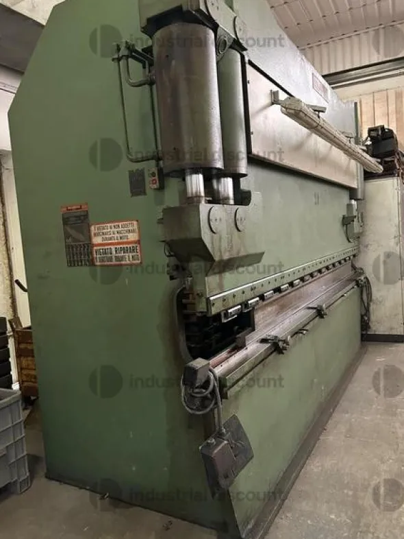 1#8965 Pressa Piegatrice Universal