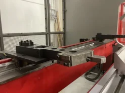 PRESSA PIEGATRICE USATA BEYELERPR 6