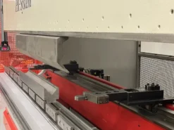 PRESSA PIEGATRICE USATA BEYELERPR 6