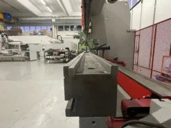Pressa piegatrice usata BEYELER PR3