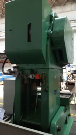 PRESSA RAIMONDI220 TON