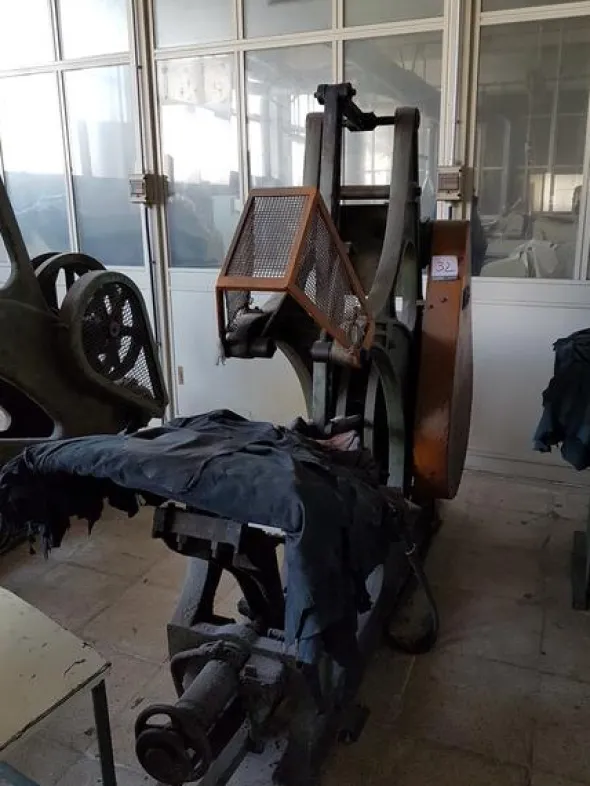 1#3139 Pressa rotativa Bergi e trasportatore aereo