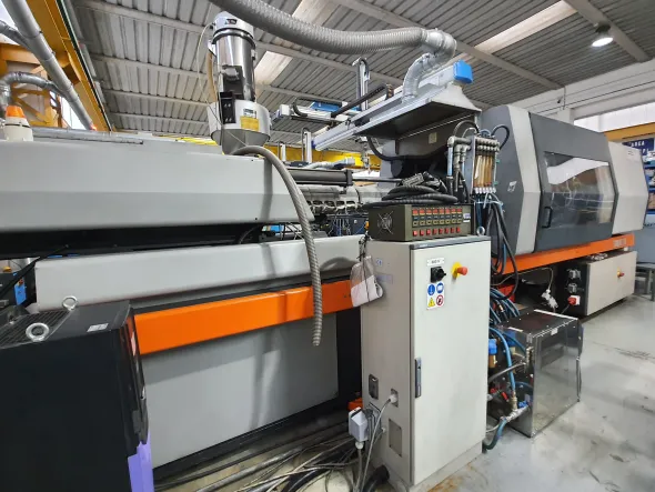 PRESSA SANDRETTO SERIE 8 380 TONN