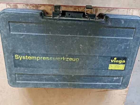 Pressatrice elettrica Viega