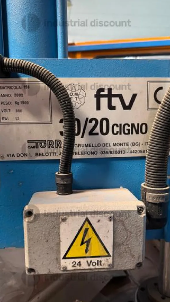 3#9856 Pressa Turra Cigno 30/20 ad iniezione verticale