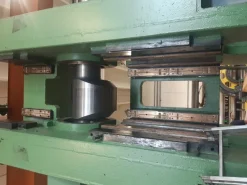 PRESSAVERTICALE VORONEZH K 8540 1000 TONNELLATE