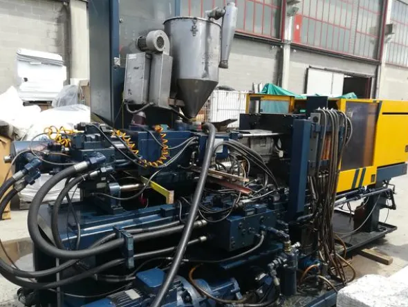 45#4247 Presse iniziezione materie plastiche