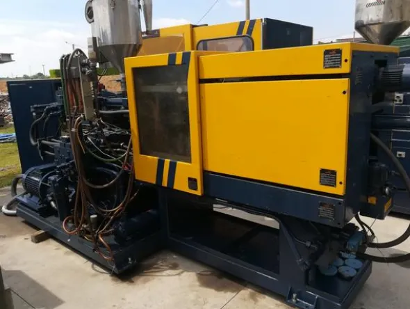45#4247 Presse iniziezione materie plastiche